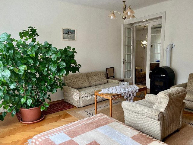 Eladó családi ház, Cegléden 55 M Ft, 3 szobás