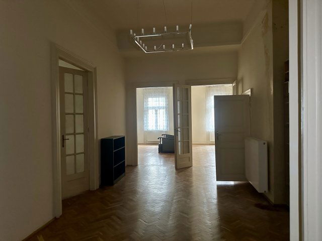 Eladó téglalakás, Budapesten, V. kerületben 170 M Ft, 3 szobás