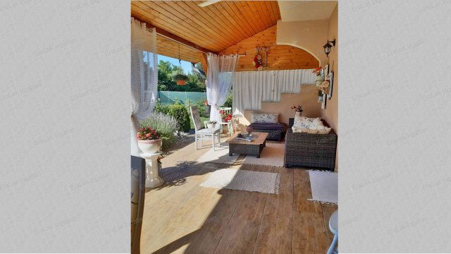 Eladó családi ház, Pannonhalmán 130 M Ft, 4+1 szobás