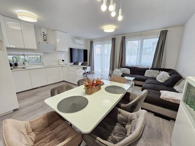 Eladó ikerház, Budapesten, XVIII. kerületben 124.99 M Ft