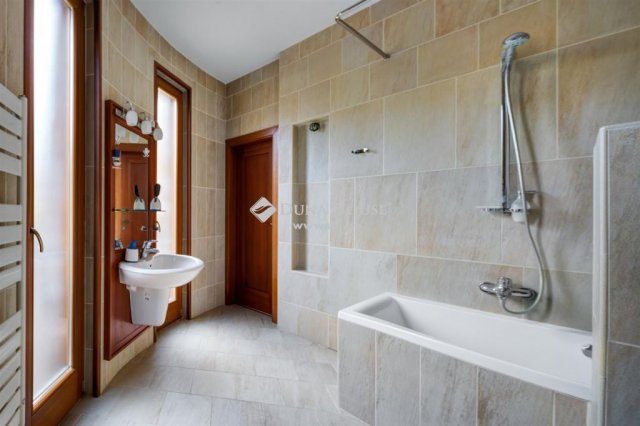 Eladó családi ház, Budapesten, XII. kerületben 800 M Ft