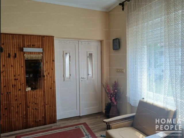 Eladó családi ház, Kiszomboron 35.99 M Ft, 3 szobás