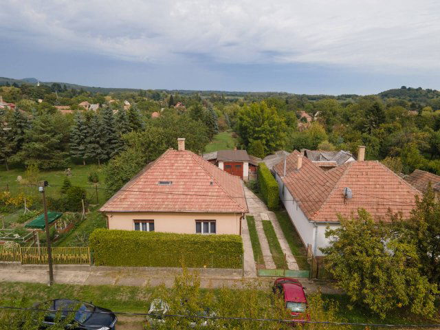 Eladó családi ház, Diósjenőn 64.9 M Ft, 3+1 szobás