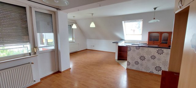 Eladó téglalakás, Szigetszentmiklóson 79 M Ft, 3 szobás