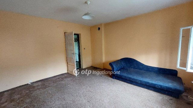 Eladó családi ház, Dévaványán 9 M Ft, 2 szobás