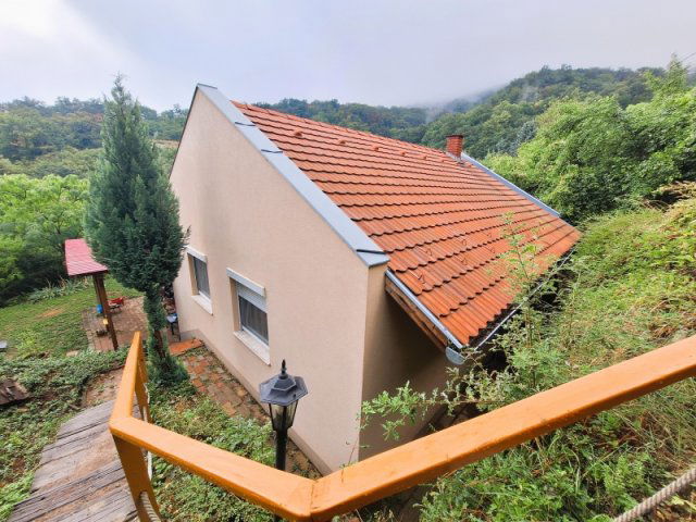 Eladó családi ház, Pécsett 70.9 M Ft, 3 szobás