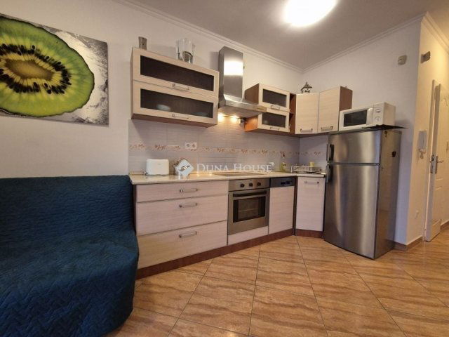 Eladó téglalakás, Siófokon 69.6 M Ft, 1 szobás