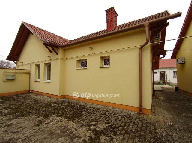 Eladó ipari ingatlan, Marcaliban 160 M Ft / költözzbe.hu