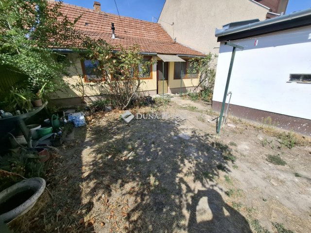 Eladó családi ház, Kiskunfélegyházán 17.5 M Ft, 3 szobás