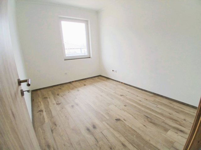 Eladó ikerház, Szigetcsépen 91.9 M Ft, 5 szobás