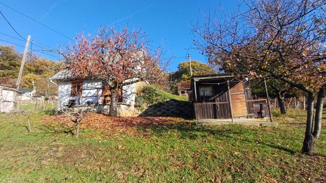 Eladó nyaraló, Pécsett 9.9 M Ft, 3 szobás / költözzbe.hu