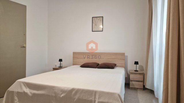 Kiadó panellakás, albérlet, Pécsett, Építők útján, 2 szobás