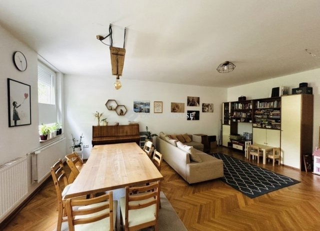 Eladó téglalakás, Pécsett 91.9 M Ft, 3 szobás