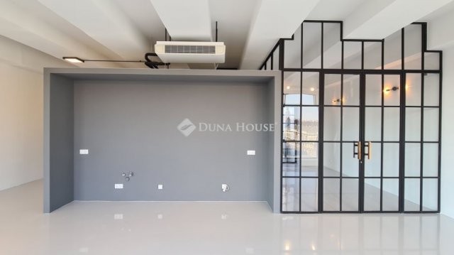 Eladó téglalakás, Budapesten, V. kerületben 207 M Ft, 2 szobás