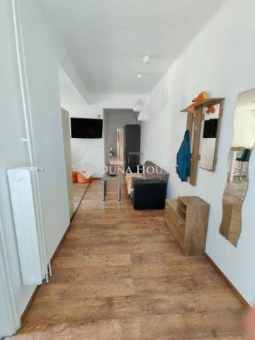 Kiadó téglalakás, albérlet, Pécsett 230 E Ft / hó, 3 szobás
