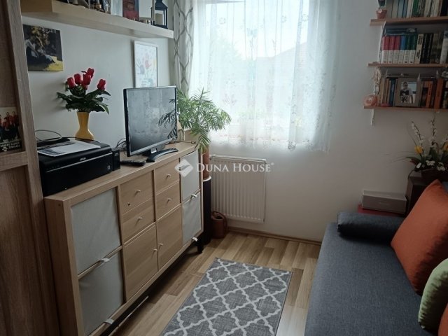 Eladó téglalakás, Üllőn 76 M Ft, 3 szobás