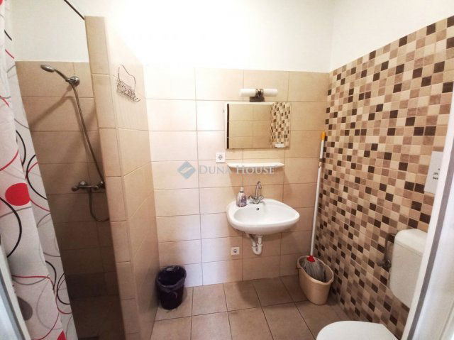 Eladó üzlethelyiség, Debrecenben 75 M Ft, 2 szobás