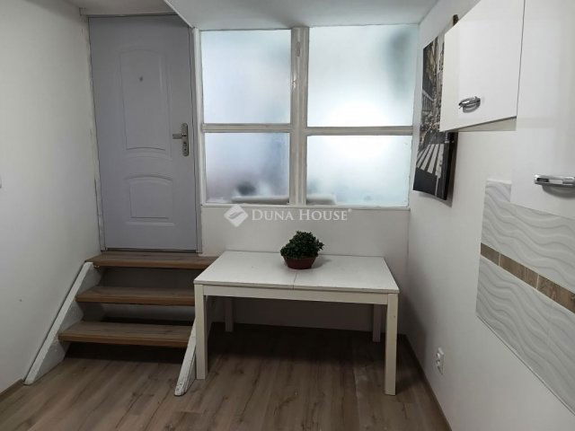 Eladó téglalakás, Budapesten, VII. kerületben 23.9 M Ft