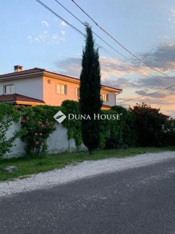 Eladó családi ház, Ürömön 302.99 M Ft, 5 szobás