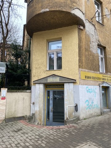 Kiadó üzlethelyiség, XII. kerületben, Böszörményi úton