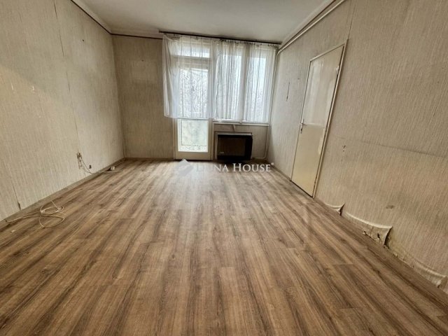 Eladó téglalakás, Kecskeméten 33 M Ft, 1 szobás