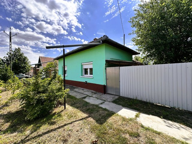 Eladó családi ház, Mezőkovácsházán 15 M Ft, 3 szobás