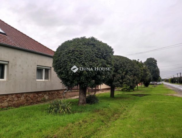 Eladó családi ház, Szombathelyen 74.6 M Ft, 6 szobás