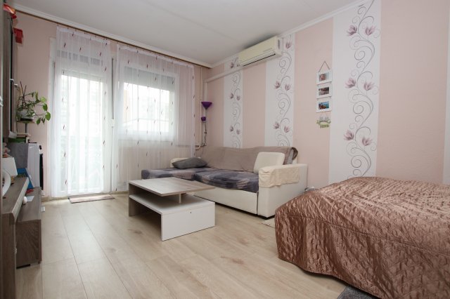 Eladó panellakás, Debrecenben 49 M Ft, 1+1 szobás