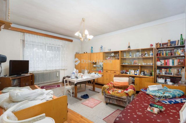 Eladó családi ház, Mosonmagyaróváron 57.9 M Ft, 4 szobás