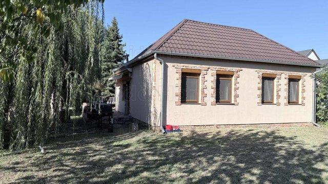 Eladó családi ház, Balatonmáriafürdőn 89 M Ft, 4 szobás