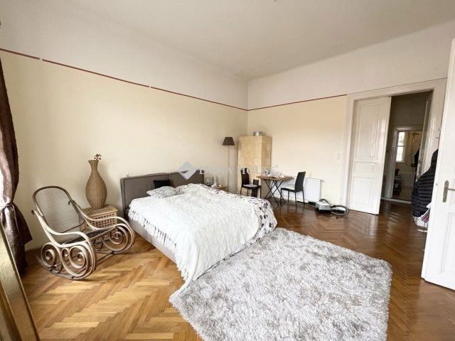 Eladó téglalakás, Budapesten, VI. kerületben 207.23 M Ft