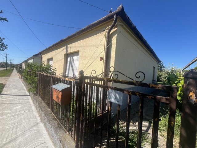 Eladó családi ház, Rábaszentmihályon 35 M Ft, 4 szobás