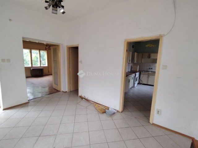 Eladó családi ház, Szegeden 66 M Ft, 2 szobás