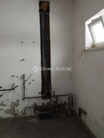 Eladó ipari ingatlan, Újszentivánon 53.5 M Ft