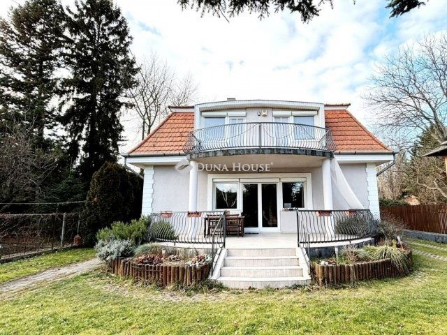 Eladó családi ház, Budapesten, III. kerületben 201.76 M Ft