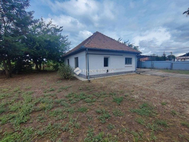 Eladó családi ház, Kókán 44.9 M Ft, 4 szobás