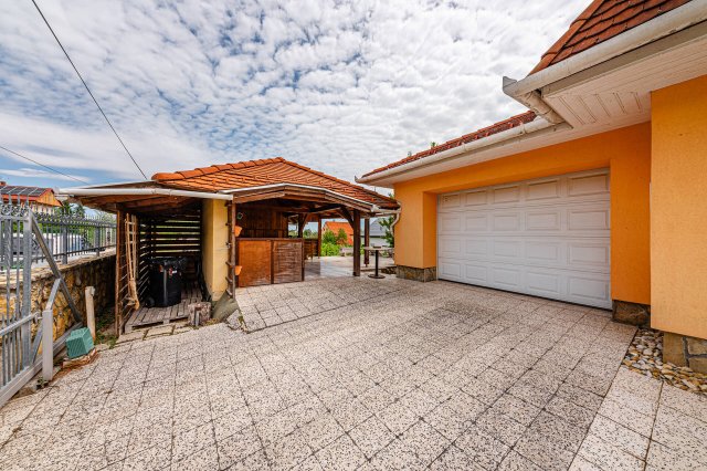 Eladó családi ház, Alsóörsön 148 M Ft, 3 szobás