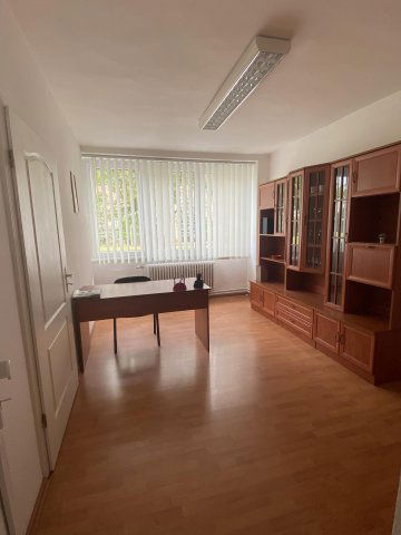 Eladó iroda, Salgótarjánban 79 M Ft, 7 szobás