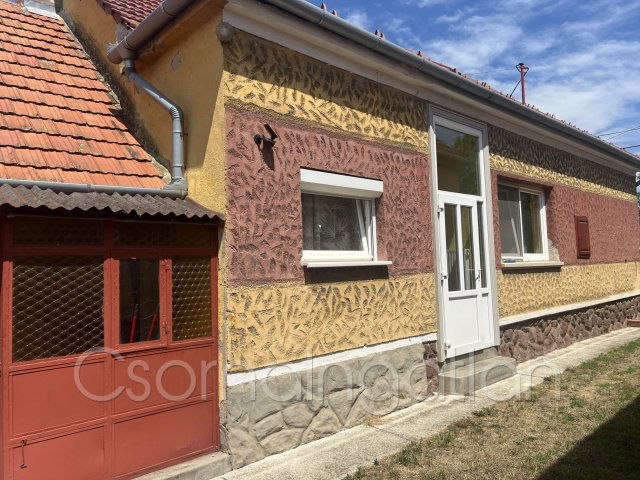 Eladó családi ház, Csornán 45 M Ft, 3 szobás