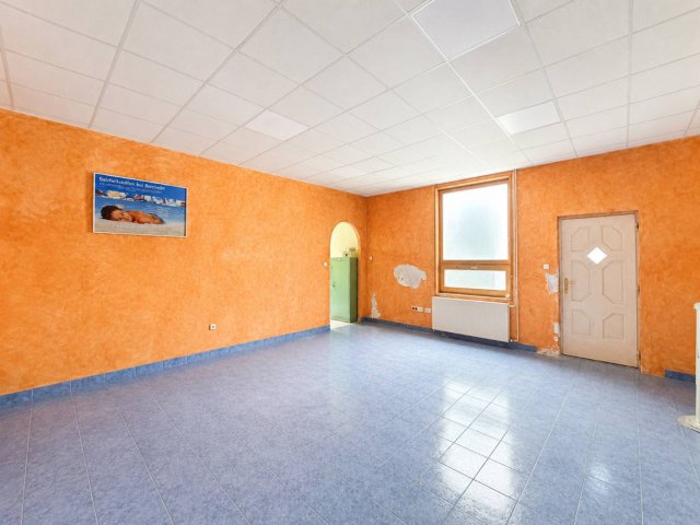 Eladó üzlethelyiség, Budapesten, III. kerületben 83.75 M Ft