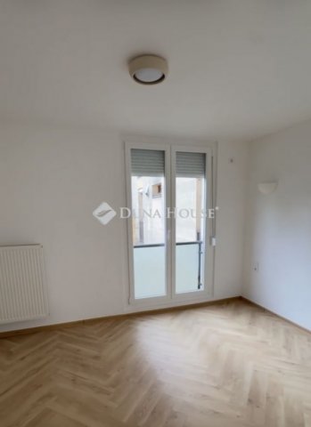 Kiadó panellakás, albérlet, Pécsett 210 E Ft / hó, 2 szobás