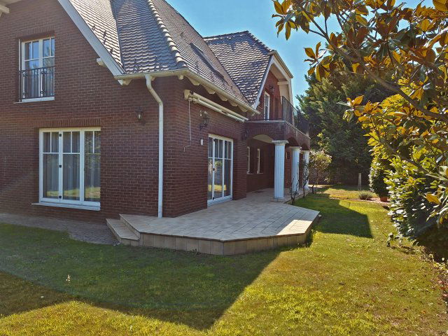 Eladó családi ház, Törökbálinton 330 M Ft, 6 szobás