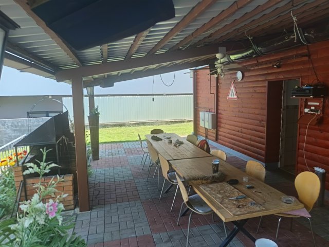 Eladó családi ház, Székesfehérvárott 160 M Ft, 10 szobás