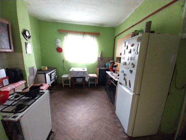 Eladó családi ház, Szákszenden 10.9 M Ft, 2 szobás