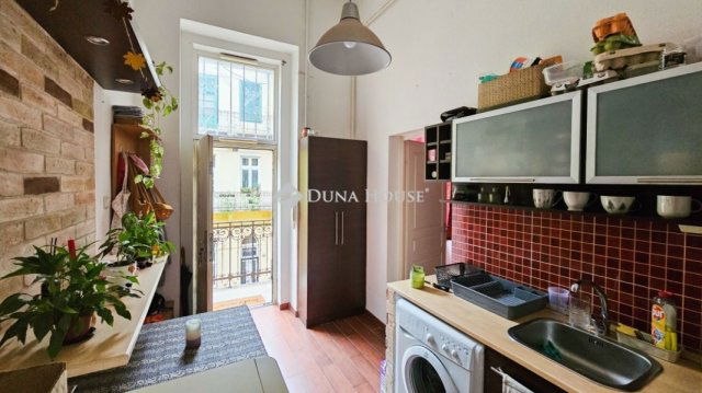 Eladó téglalakás, Budapesten, VII. kerületben 62.9 M Ft
