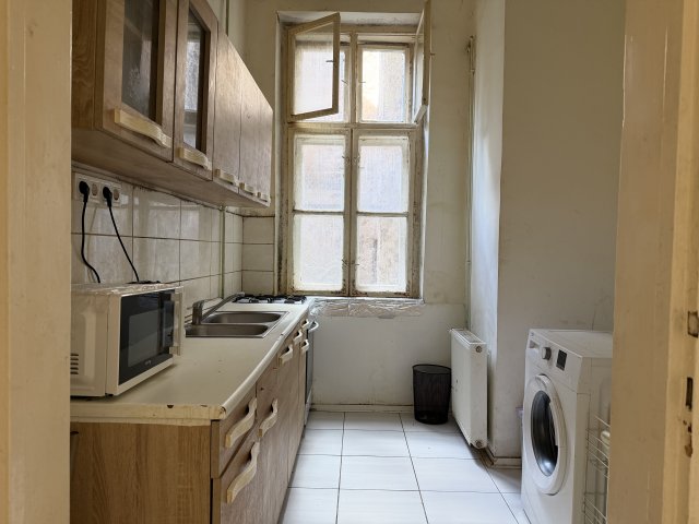 Eladó téglalakás, Budapesten, VIII. kerületben, Auróra utcában