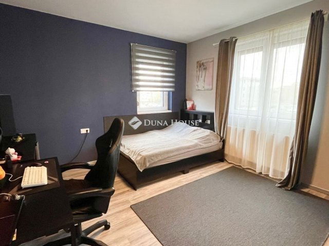 Eladó családi ház, Székesfehérvárott 199.99 M Ft, 5 szobás