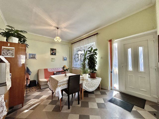 Eladó családi ház, Gönyűn 61.5 M Ft, 3 szobás