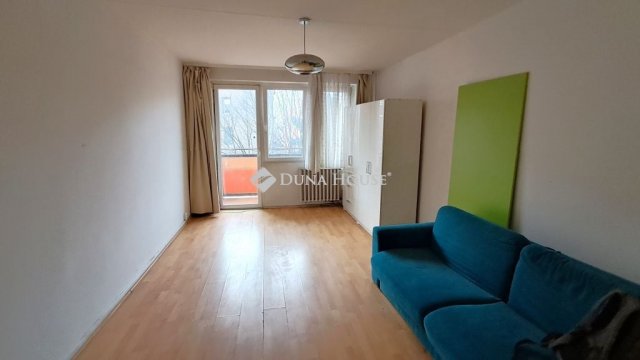 Eladó panellakás, Szombathelyen, Benedek Elek utcában 32 M Ft