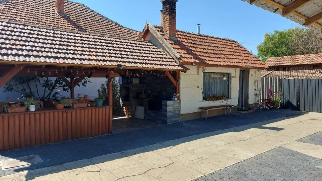 Eladó családi ház, Kétegyházán 45.2 M Ft, 4 szobás